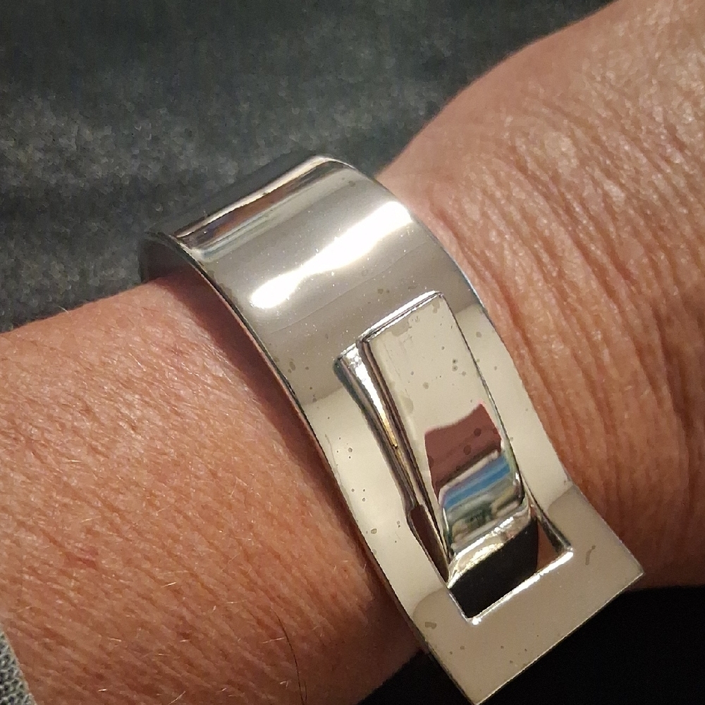 Vintage Silver Fitness Wristband - Picture 2 of 10